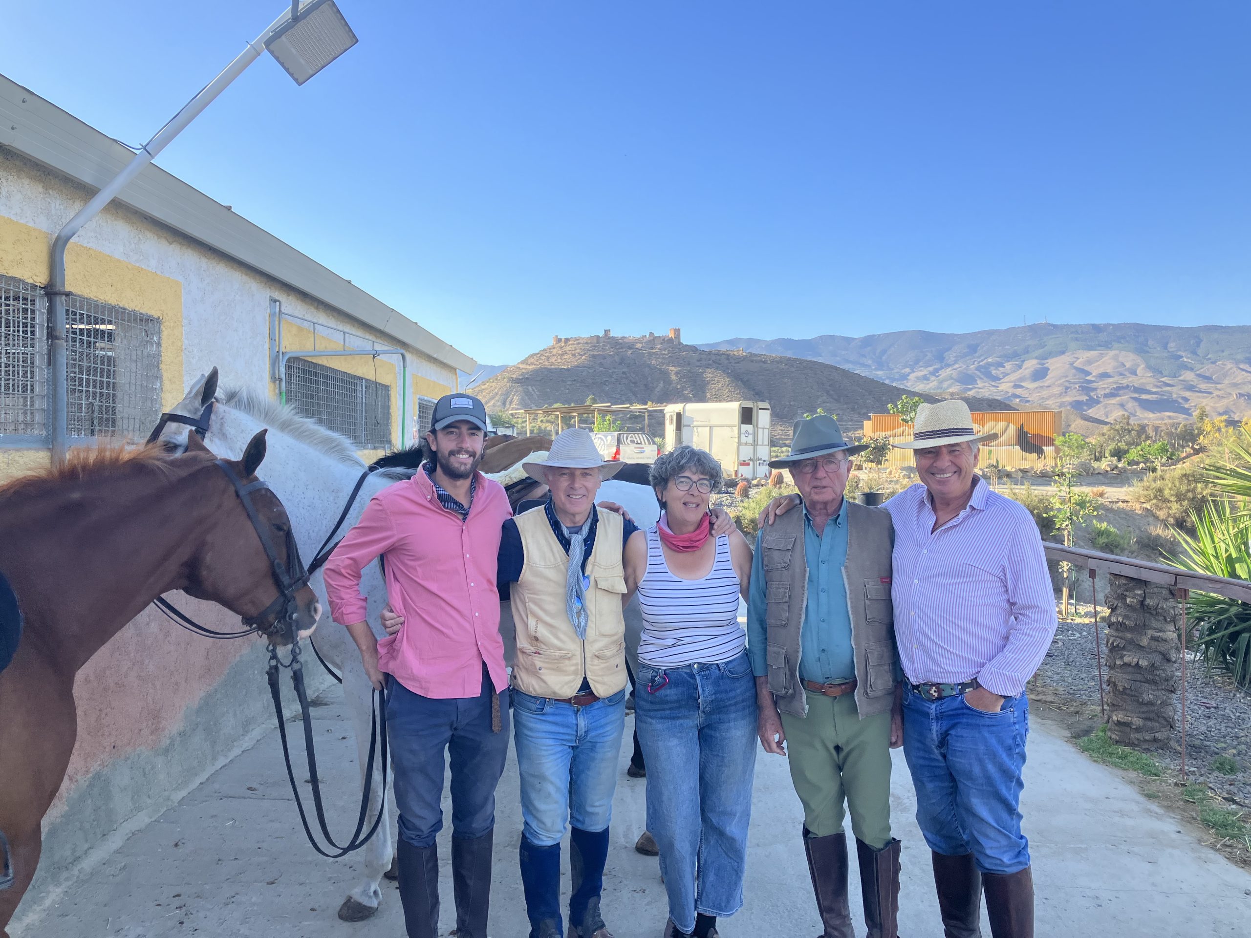 Con Jose Manuel Soto y equipo scaled 1